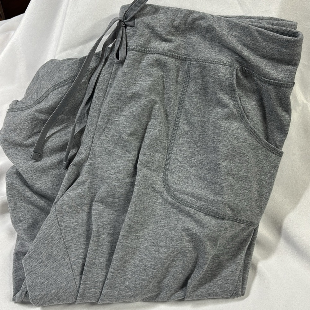 Athletic Womens capris and short Set - Gray, White, Black, burgundy - Picture 5 of 7